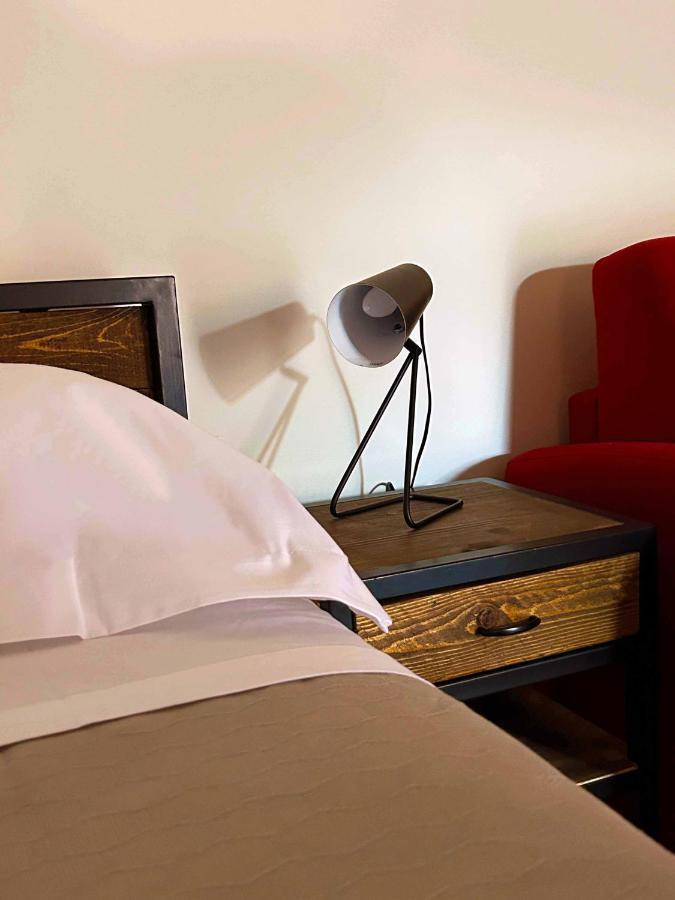 סן פליס דל בנאקו La Volpe Rossa Rooms And Apartments מראה חיצוני תמונה
